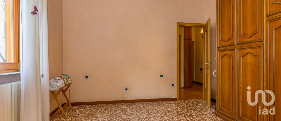 Villa Bifamiliare 6 locali di 200 m² in Cantù (22063)