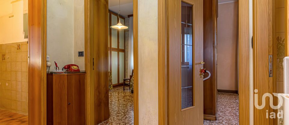 Villa Bifamiliare 6 locali di 200 m² in Cantù (22063)