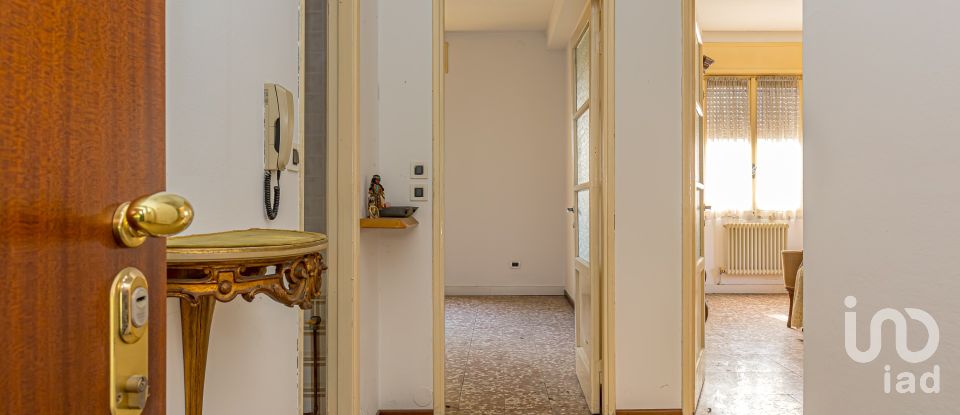 Villa Bifamiliare 6 locali di 200 m² in Cantù (22063)