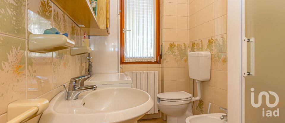 Villa Bifamiliare 6 locali di 200 m² in Cantù (22063)