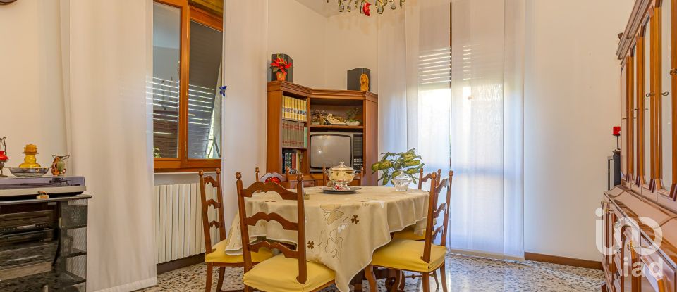 Villa Bifamiliare 6 locali di 200 m² in Cantù (22063)
