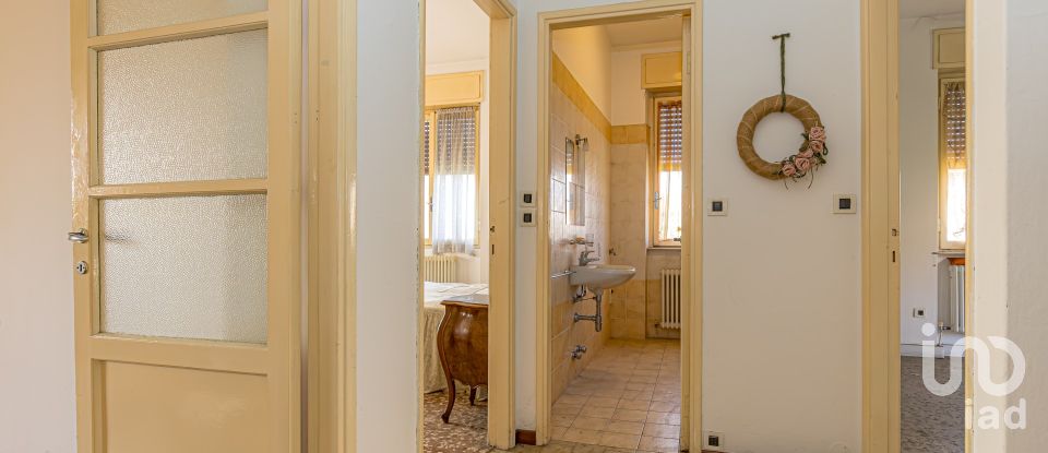 Villa Bifamiliare 6 locali di 200 m² in Cantù (22063)