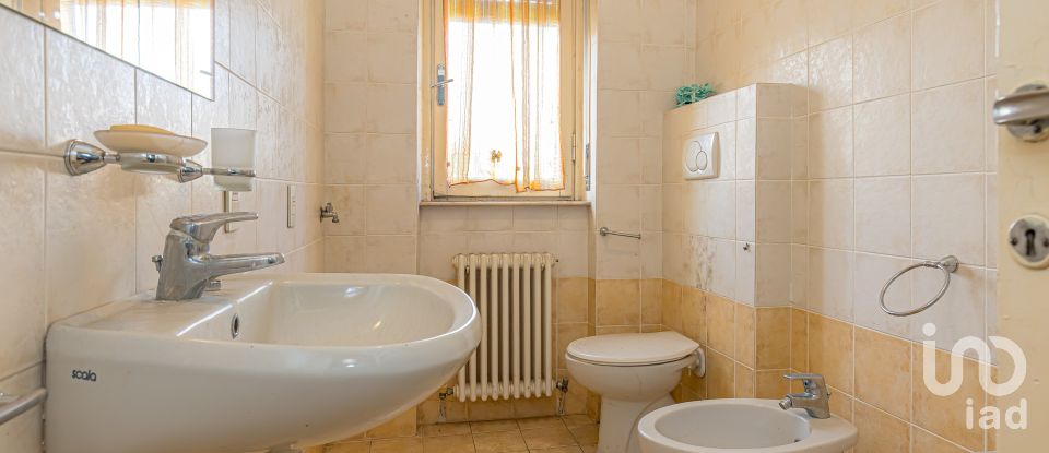 Villa Bifamiliare 6 locali di 200 m² in Cantù (22063)