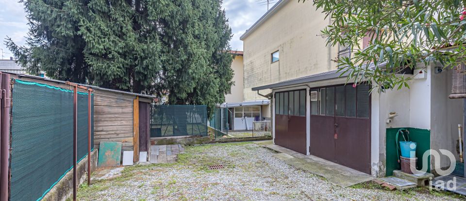 Villa Bifamiliare 6 locali di 200 m² in Cantù (22063)