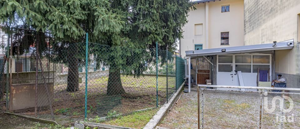 Villa Bifamiliare 6 locali di 200 m² in Cantù (22063)