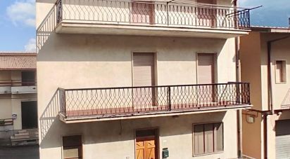 Casa indipendente / Villa 5 locali di 113 m² in Isola del Gran Sasso d'Italia (64045)