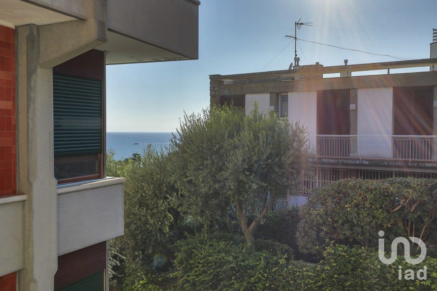 Trilocale di 90 m² a Genova (16167)