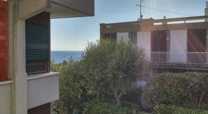 Trilocale di 90 m² a Genova (16167)