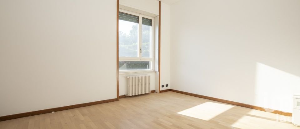 Trilocale di 90 m² a Genova (16167)