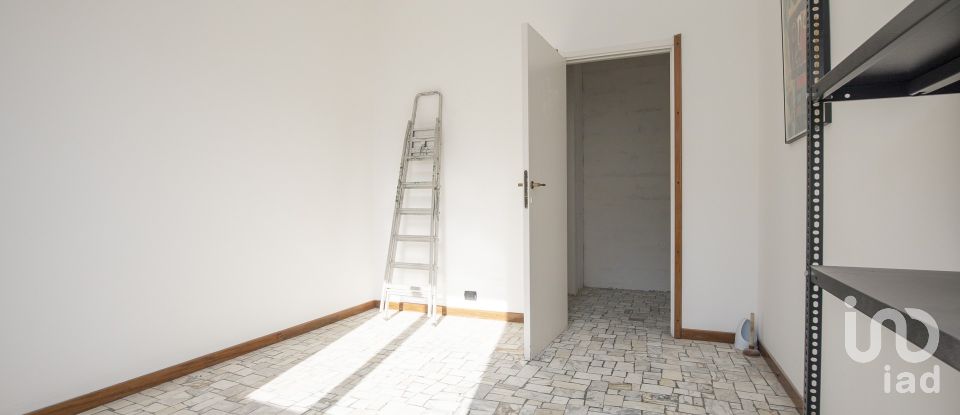 Trilocale di 90 m² a Genova (16167)