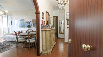 Quadrilocale di 90 m² a Genova (16127)