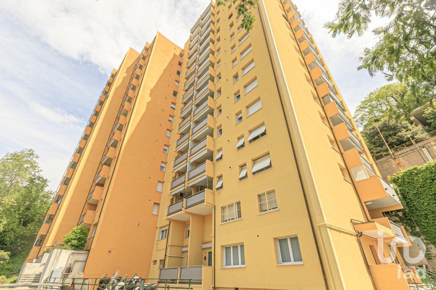 Quadrilocale di 90 m² a Genova (16127)