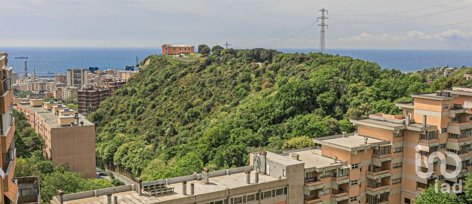 Quadrilocale di 90 m² a Genova (16127)
