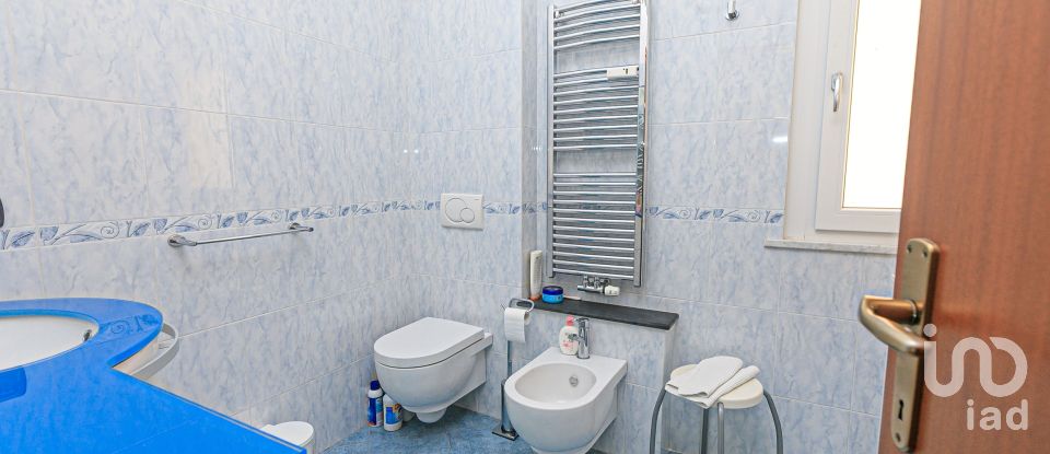 Quadrilocale di 90 m² a Genova (16127)