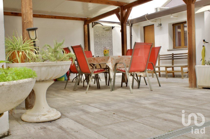 Villa Bifamiliare 3 locali di 83 m² in Comacchio (44029)