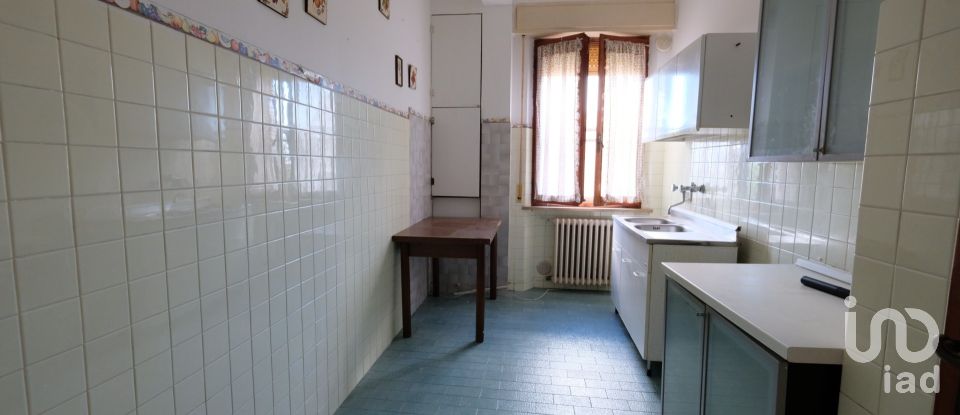 Apartment 5 rooms of 70 m² in Belvedere Ostrense (60030)