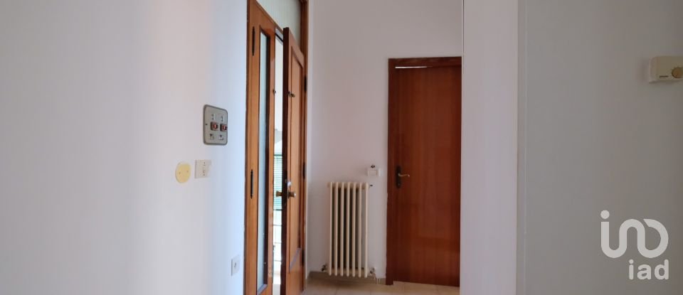 Apartment 5 rooms of 70 m² in Belvedere Ostrense (60030)