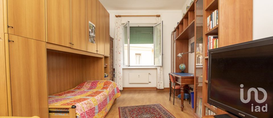 Apartment 6 rooms of 100 m² in Genova (16145)