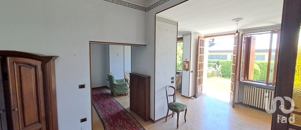 House 13 rooms of 308 m² in San Salvatore Monferrato (15046)