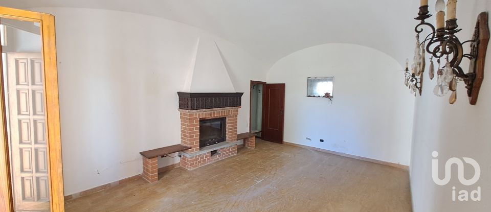 House 13 rooms of 308 m² in San Salvatore Monferrato (15046)