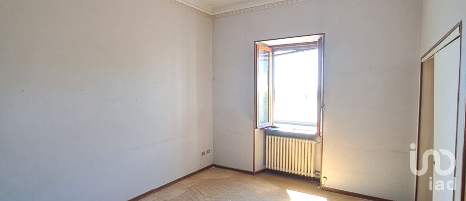 House 13 rooms of 308 m² in San Salvatore Monferrato (15046)