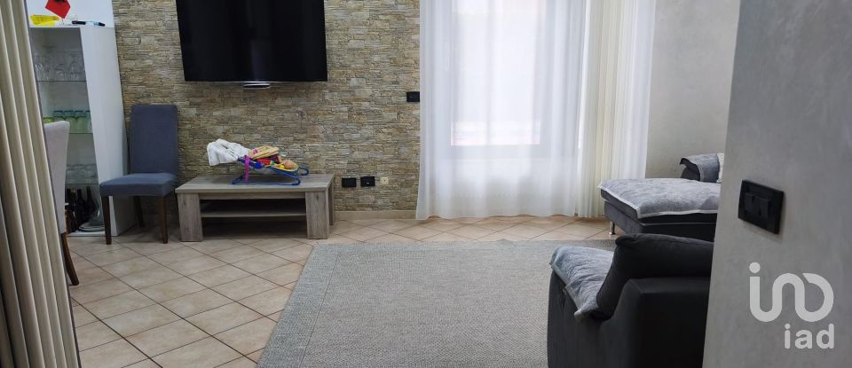 House boat 6 rooms of 195 m² in Torri di Quartesolo (36040)