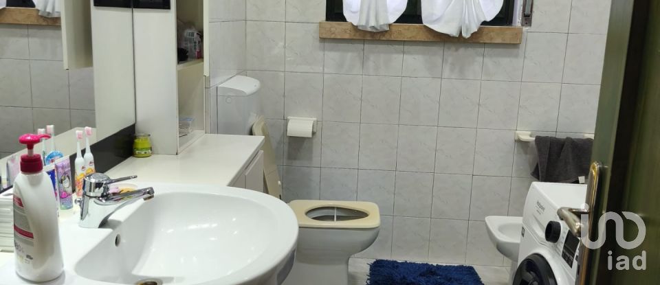 House boat 6 rooms of 195 m² in Torri di Quartesolo (36040)