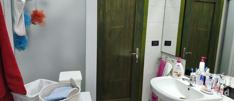 House boat 6 rooms of 195 m² in Torri di Quartesolo (36040)