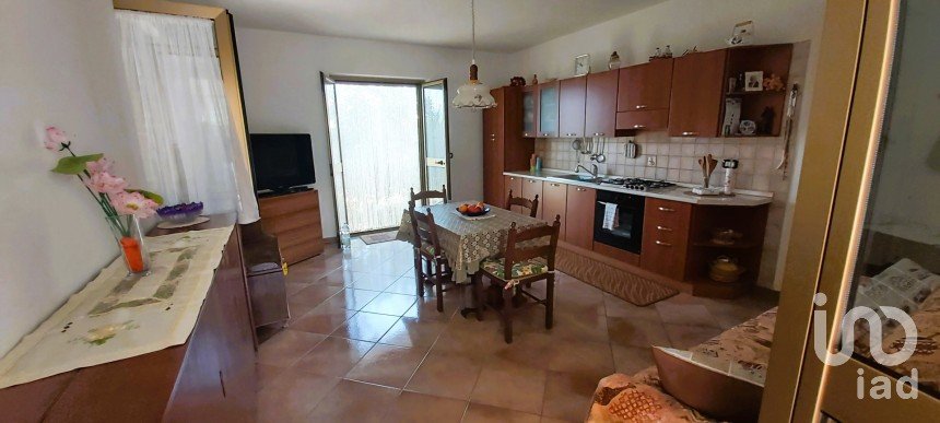House 9 rooms of 230 m² in Amantea (87032)