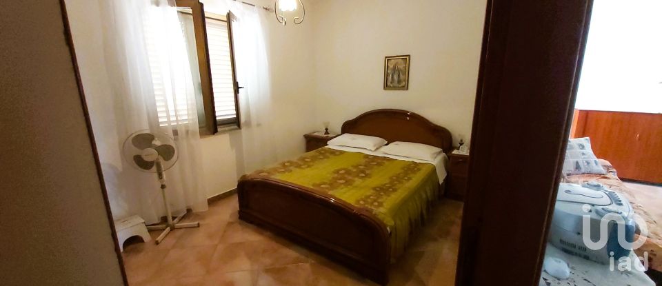 House 9 rooms of 230 m² in Amantea (87032)