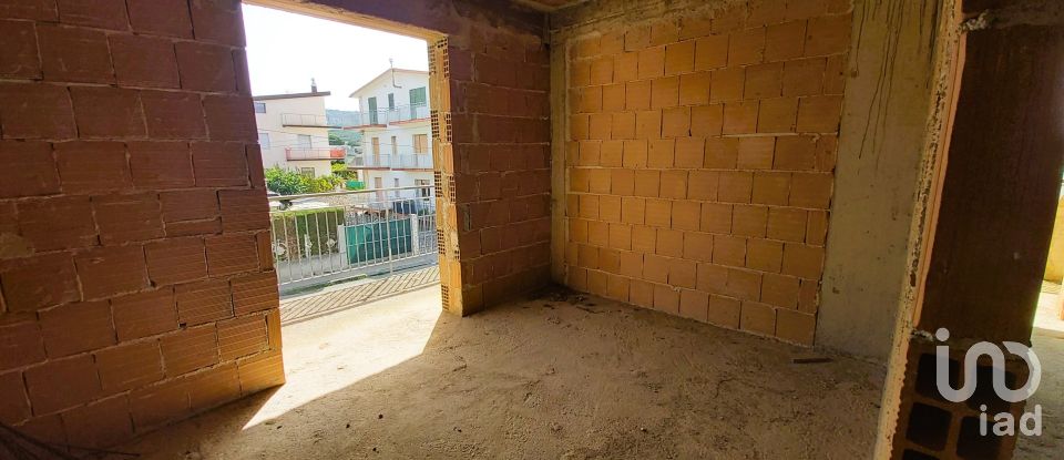 House 9 rooms of 230 m² in Amantea (87032)