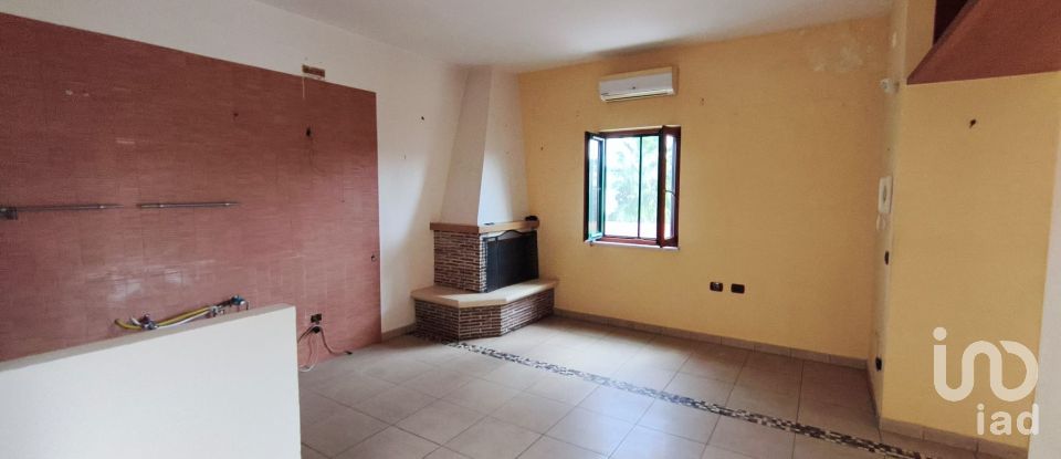 Farm 12 rooms of 250 m² in Monte di Procida (80070)
