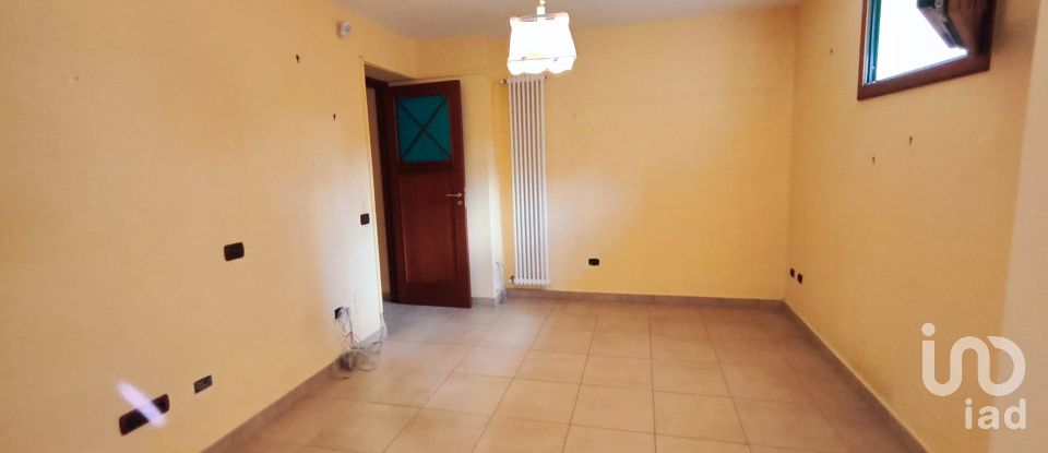 Farm 12 rooms of 250 m² in Monte di Procida (80070)