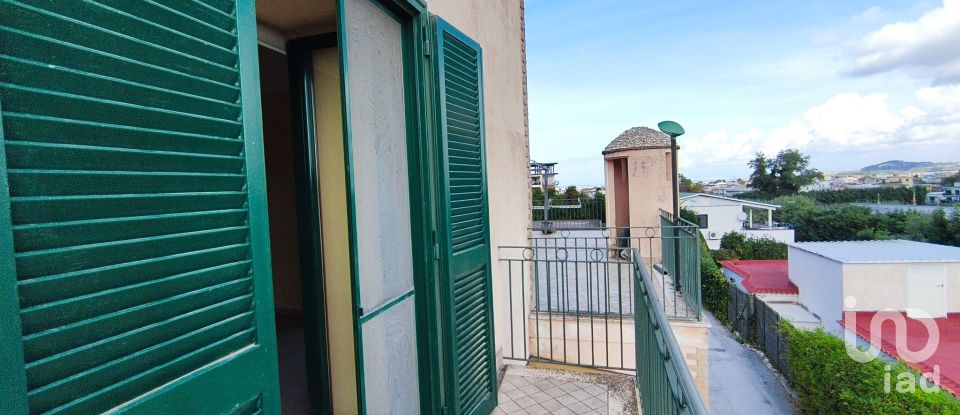 Farm 12 rooms of 250 m² in Monte di Procida (80070)