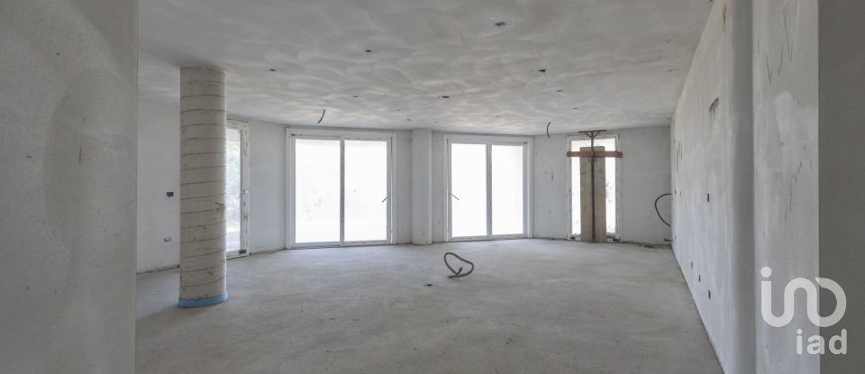 Casa indipendente / Villa 12 locali di 500 m² in San Clemente (47832)