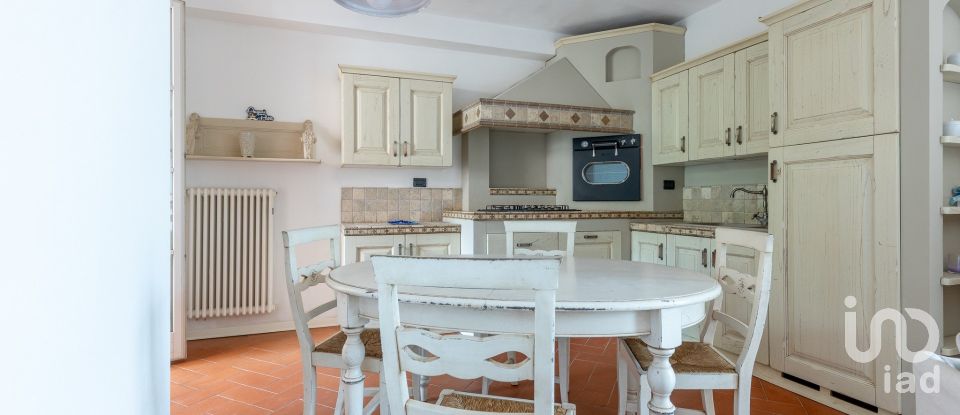 Appartamento 5 locali di 95 m² a Calcinaia (56012)