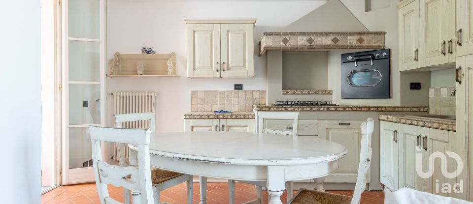 Appartamento 5 locali di 95 m² a Calcinaia (56012)