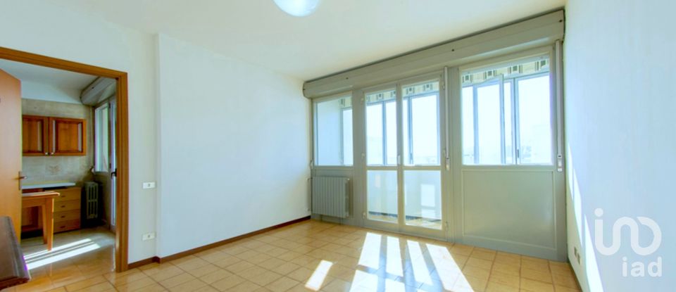 Apartment 7 rooms of 125 m² in Genova (16157)