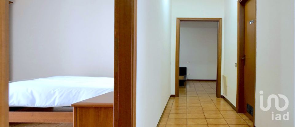 Apartment 7 rooms of 125 m² in Genova (16157)