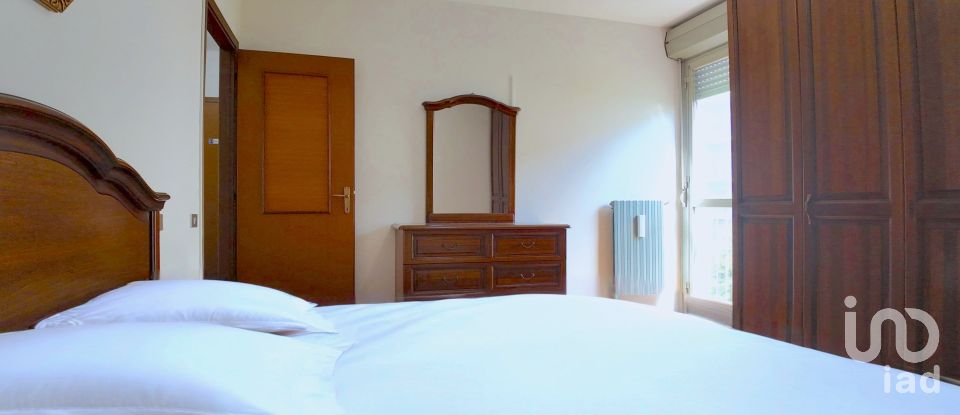 Apartment 7 rooms of 125 m² in Genova (16157)