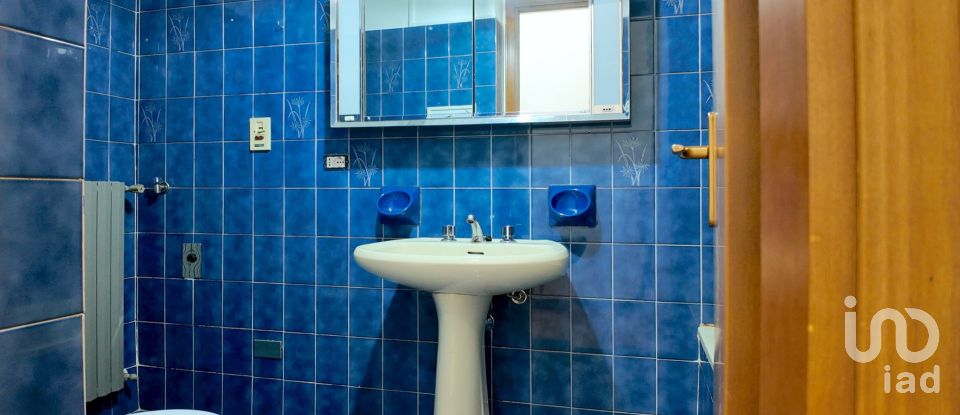 Apartment 7 rooms of 125 m² in Genova (16157)