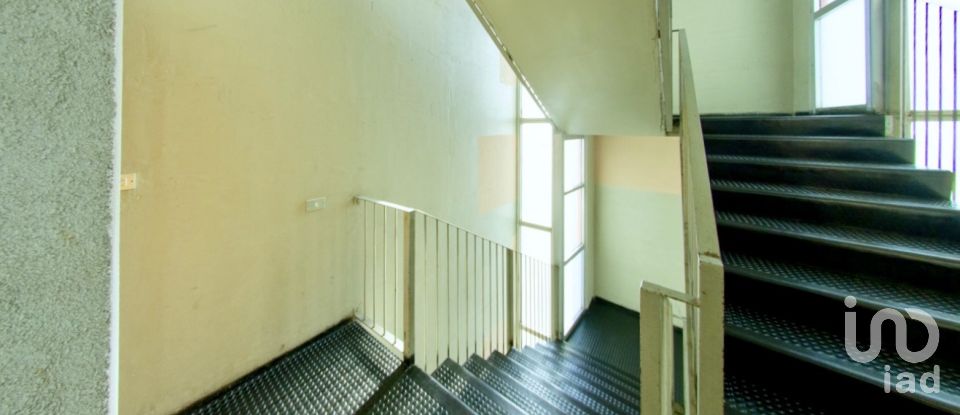 Apartment 7 rooms of 125 m² in Genova (16157)