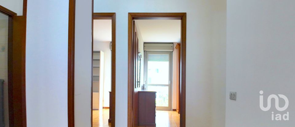 Apartment 7 rooms of 125 m² in Genova (16157)