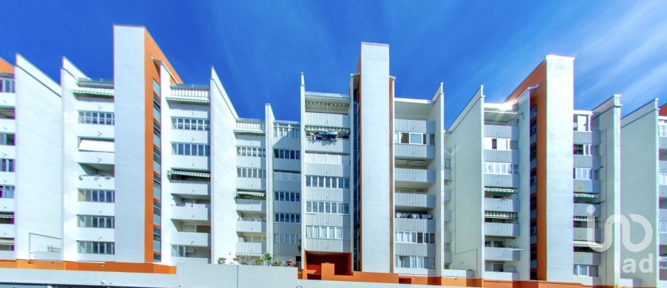 Apartment 7 rooms of 125 m² in Genova (16157)