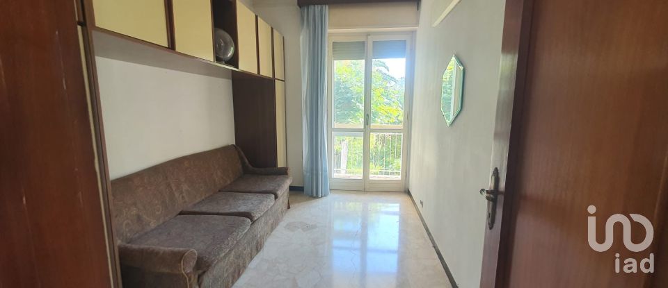 Apartment 7 rooms of 110 m² in Genova (16134)