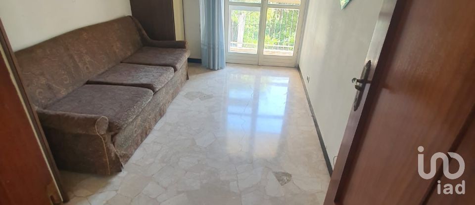 Apartment 7 rooms of 110 m² in Genova (16134)