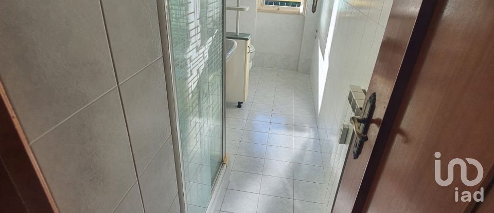 Apartment 7 rooms of 110 m² in Genova (16134)