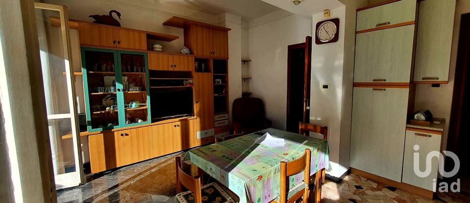 Apartment 7 rooms of 110 m² in Genova (16134)