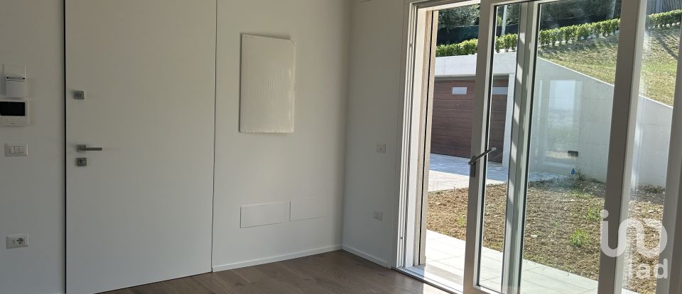 Casale 4 locali di 220 m² in Macerata (62100)