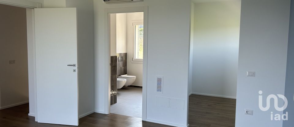 Casale 4 locali di 220 m² in Macerata (62100)